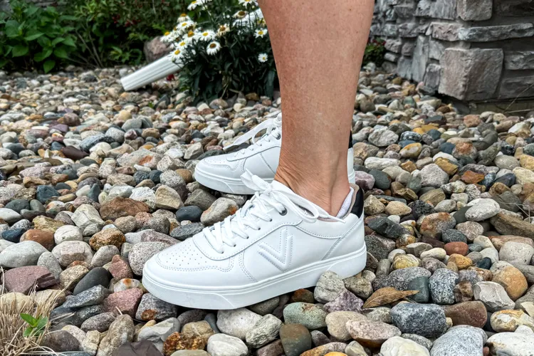 Stiff Sneaker Soles: Choose Flexible Options for Walking